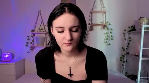 Ellie online show from March 14, 8:09 am