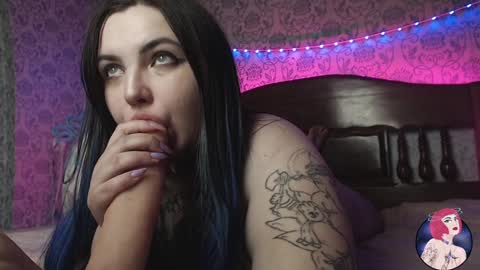 Annie online show from December 19, 3:41 pm