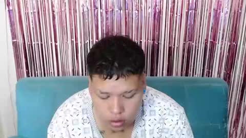 yul and val couple online show from December 3, 1:09 pm