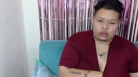 Snapshot of yulandval chatting on January 17, 12:43 pm yul and val couple online show from January 17, 12:43 pm