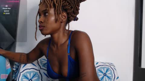 YulianaIndependent online show from October 23, 2:22 am