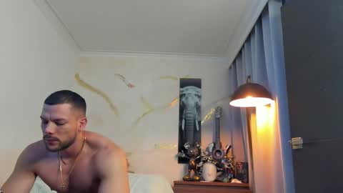 Snapshot of yulianpereira25 chatting on May 22, 2:19 am yulian 2811 online show from May 22, 2:19 am