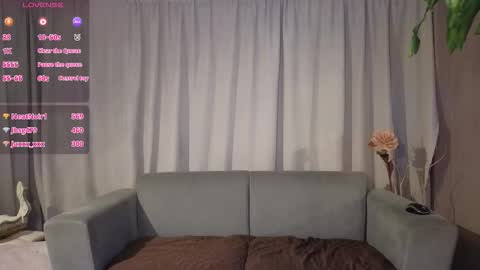 yuliethpetite online show from February 27, 11:32 am