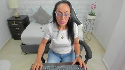 Snapshot of yulitza1025 chatting on November 19, 12:16 pm Y U L I T Z A online show from November 19, 12:16 pm