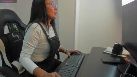 Snapshot of yulitza1025 chatting on November 22, 11:31 am Y U L I T Z A online show from November 22, 11:31 am