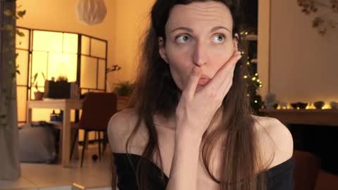 yulla dao online show from December 2, 4:20 pm