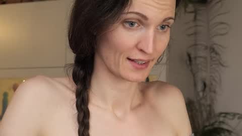 yulla dao online show from February 25, 4:53 pm