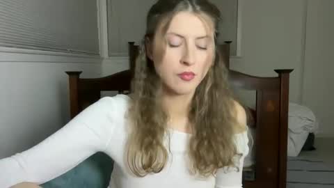 Snapshot of yumiandwolf chatting on November 17, 11:54 pm yumiandwolf online show from November 17, 11:54 pm