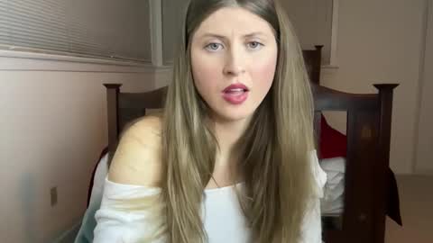 Snapshot of yumiandwolf chatting on December 1, 1:21 am yumiandwolf online show from December 1, 1:21 am