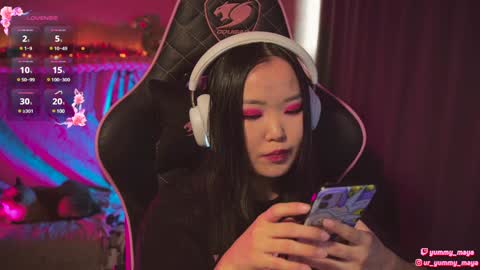 Snapshot of yummy_maya chatting on January 27, 8:40 am Chimi online show from January 27, 8:40 am