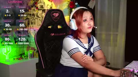 Snapshot of yummy_maya chatting on October 31, 8:43 pm Chimi online show from October 31, 8:43 pm