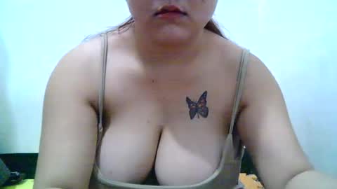 Snapshot of yummy_tits23xx chatting on July 26, 11:55 pm yummy_tits23xx online show from July 26, 11:55 pm