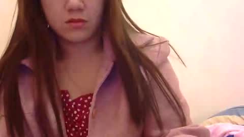 Snapshot of yummyclaya chatting on December 5, 4:10 am yummyclaya online show from December 5, 4:10 am