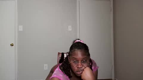 Snapshot of yummycookiie chatting on May 26, 2:51 am yummycookiie online show from May 26, 2:51 am