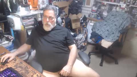yummyflguy online show from April 17, 6:44 pm