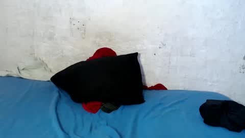 Snapshot of yummytittsxx chatting on January 25, 6:45 am yummytittsxx online show from January 25, 6:45 am