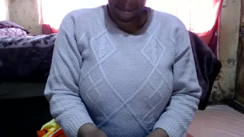 Snapshot of yummytittsxx chatting on June 18, 8:58 am yummytittsxx online show from June 18, 8:58 am