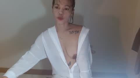 yunahuntrixx online show from June 2, 4:47 am