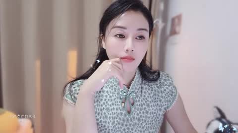 YunEr online show from December 5, 3:30 pm