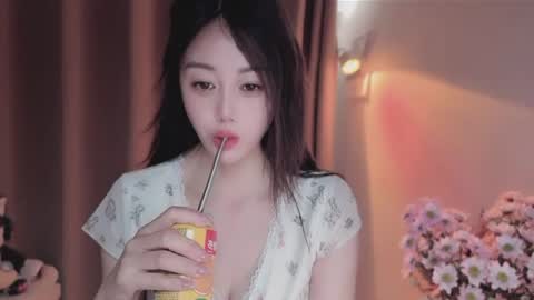 Snapshot of yuner0715 chatting on June 11, 3:37 am YunEr online show from June 11, 3:37 am