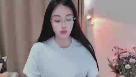 Snapshot of yuner0715 chatting on June 12, 1:21 pm YunEr online show from June 12, 1:21 pm