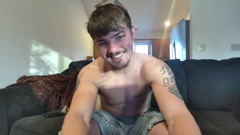 Snapshot of yungbul1 chatting on December 16, 10:15 pm yungbul1 online show from December 16, 10:15 pm