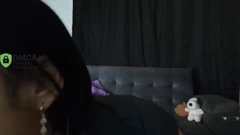 Snapshot of yungelitamor_ chatting on May 12, 4:53 am ELITA online show from May 12, 4:53 am