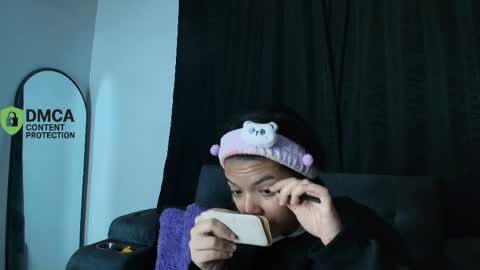 Snapshot of yungelitamor_ chatting on June 2, 4:58 am ELITA online show from June 2, 4:58 am