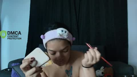 Snapshot of yungelitamor_ chatting on June 5, 4:52 am ELITA online show from June 5, 4:52 am