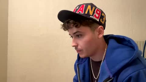 yungstudbev online show from December 21, 10:51 pm