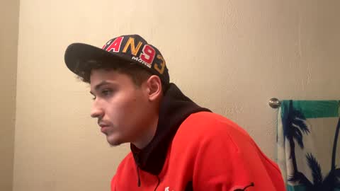 yungstudbev online show from December 28, 6:28 am