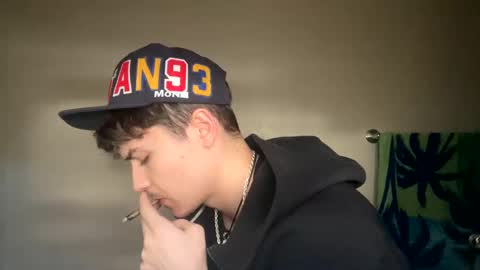 yungstudbev online show from January 12, 3:14 pm