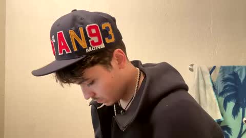 yungstudbev online show from January 15, 6:12 am