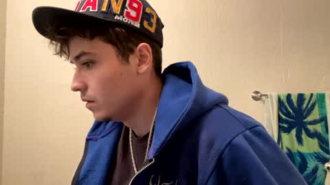 yungstudbev online show from January 19, 5:58 am