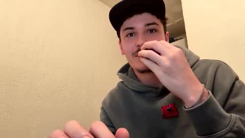 yungstudbev online show from September 19, 12:23 am