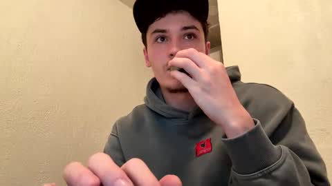 yungstudbev online show from September 24, 3:10 am