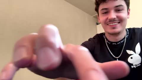 yungstudbev online show from October 4, 8:07 pm