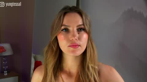 Snapshot of yungtessa chatting on May 17, 5:53 pm Tessa online show from May 17, 5:53 pm