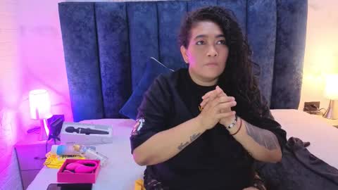 yunkeyc online show from November 16, 8:25 pm