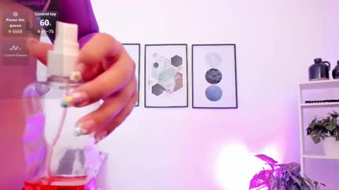 Snapshot of yunna7 chatting on November 3, 11:33 am Yunna online show from November 3, 11:33 am