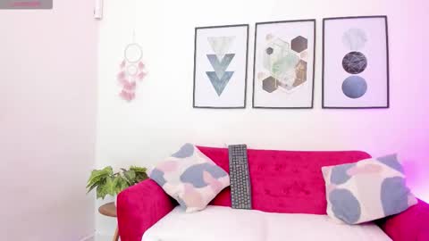 Snapshot of yunna7 chatting on December 1, 11:37 am Yunna online show from December 1, 11:37 am