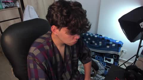 yurii_moody online show from September 24, 5:05 pm