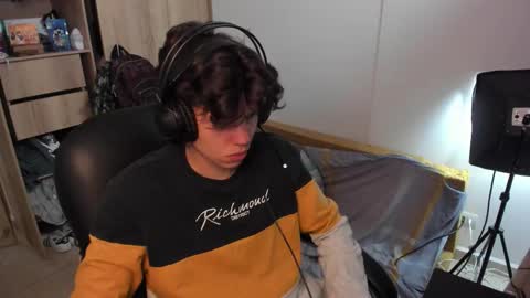 yurii_moody online show from October 12, 4:06 pm