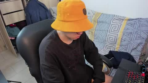 yurii_moody online show from February 1, 5:11 pm