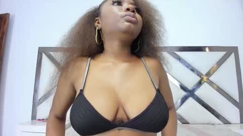 yuriperez online show from March 14, 3:39 pm