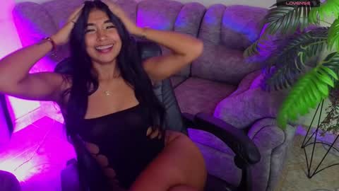 yurumar_ online show from December 9, 6:57 pm