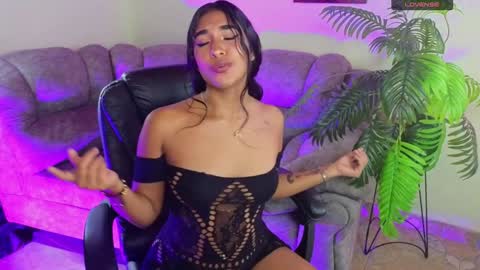 yurumar_ online show from December 13, 7:53 pm