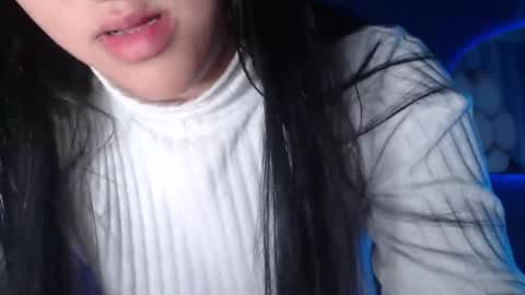 Snapshot of yvi_taylor chatting on June 2, 12:29 pm yvi online show from June 2, 12:29 pm