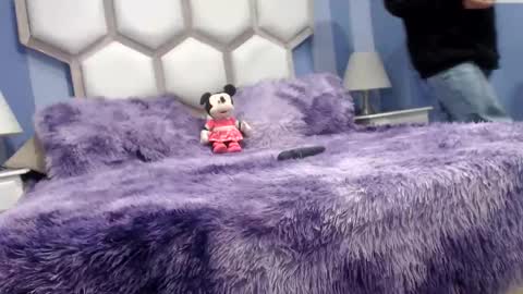 Snapshot of yvi_taylor chatting on June 6, 12:10 pm yvi online show from June 6, 12:10 pm
