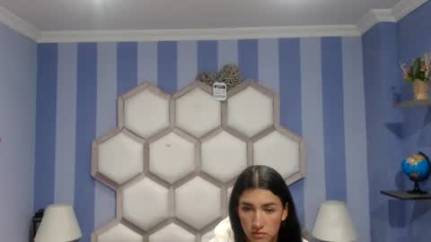 Snapshot of yvi_taylor chatting on July 25, 11:19 am yvi online show from July 25, 11:19 am